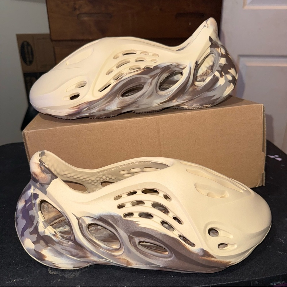 Yeezy Foam Runner “Mx Cream Clay”